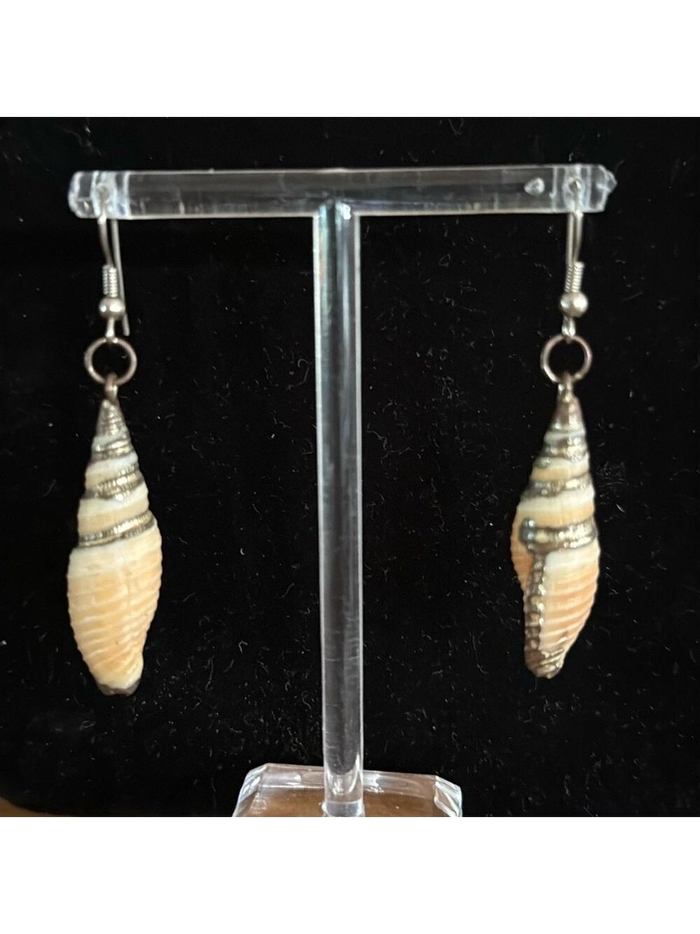 Vintage Conch Shell Dangle earring